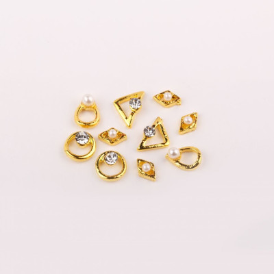 №10 Стразы E.Co Nails объёмные золотые треугольники, ромбы, капли, круги (9шт) №10 Стразы E.Co Nails объёмные золотые треугольники, ромбы, капли, круги (9шт)